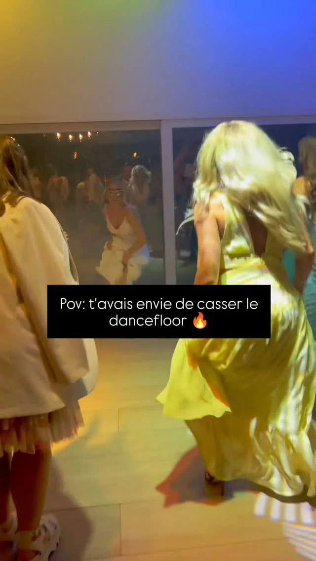 Tu n'attendais que ça !

Comment tu imagines ta soirée de mariage ? 

Souvent il arrive que les soirées traînent un peu en longueur pour tes invités. Discours, animations, diapo...
Et si la soirée n'était pas simplement une grosse fiesta avec tes proches ?
Alors go casser le dancefloor ! 🔥 #photographemariage #photographemariagelille #photographemariagenord #photographelille #mariage2026 #photographedemariage #noeldoizi #frenchphotographer