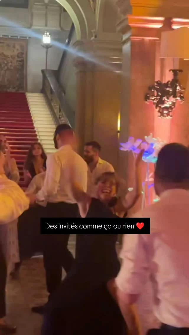 Lâche toi !

Des fois on ose pas sur le dancefloor, mais rappelle toi que cette journée n'arrive qu'une fois, et que les mariés vont kiffer te voir t'éclater !
Pas de jugement en commentaire, que de la bienveillance ❤️
#photographemariage #photographemariagelille #photographemariagenord #photographelille #mariage2025 #noeldoizi #photographedemariage #frenchphotographer #weddingphotographer #mariage2026